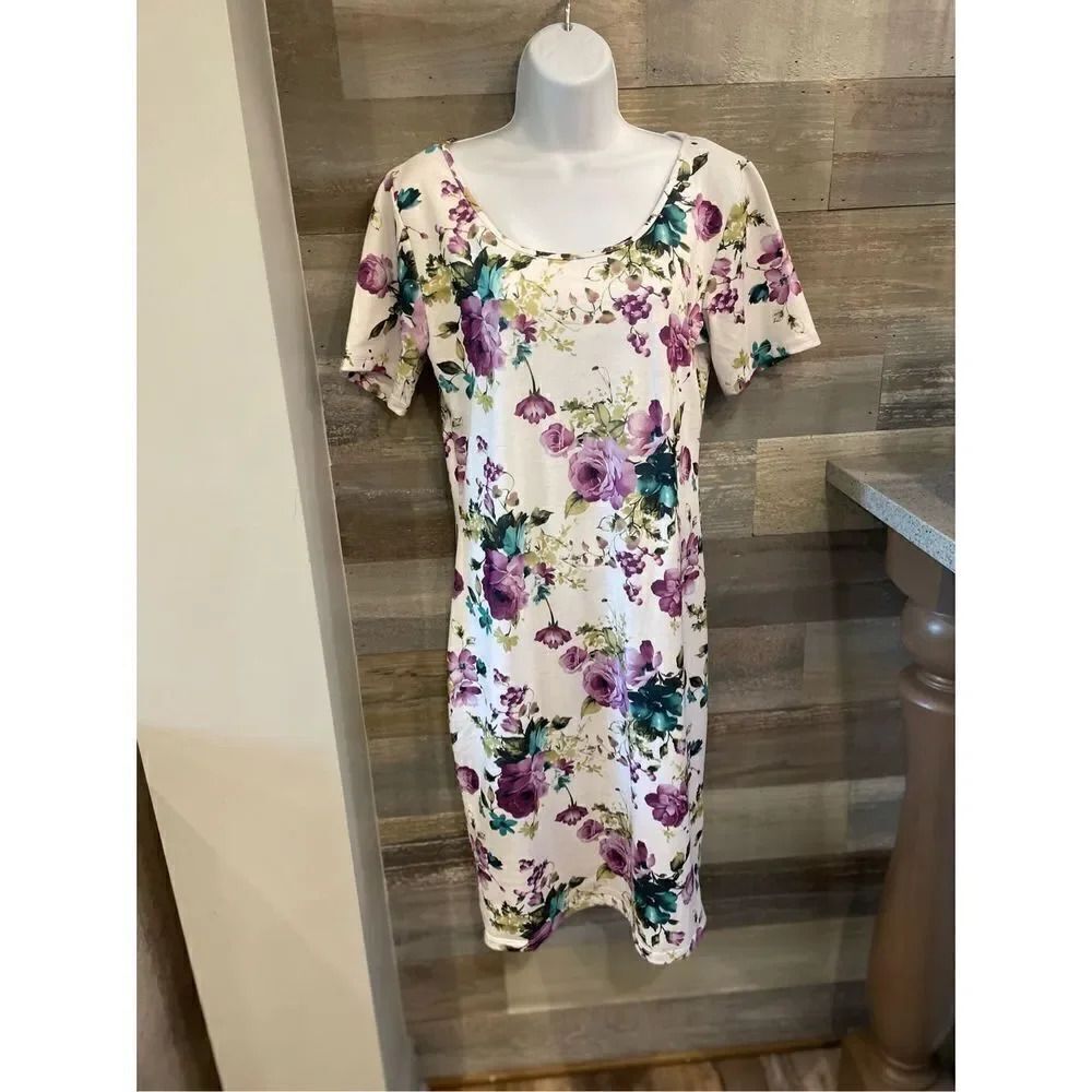Amazon, Tom’s Wear Xl purple floral pattern white short sleeve￼ body con dress E